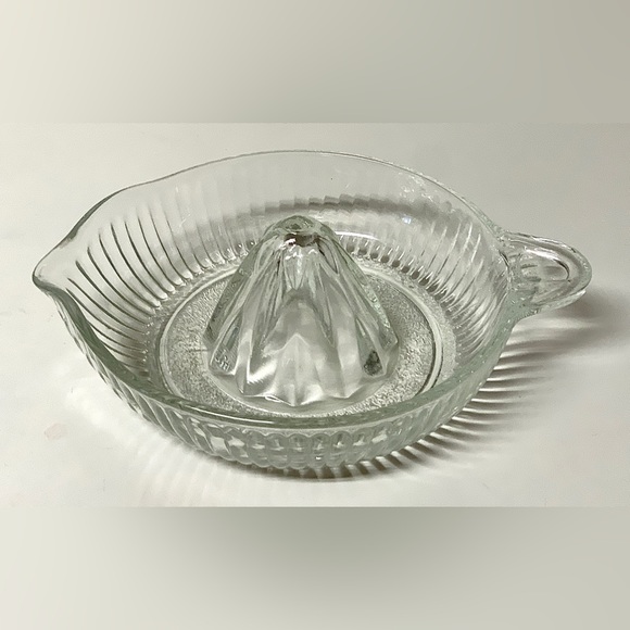 Mid Century Vintage Starburst Pattern Cut Glass Antique Citrus Juicer - Picture 2 of 14